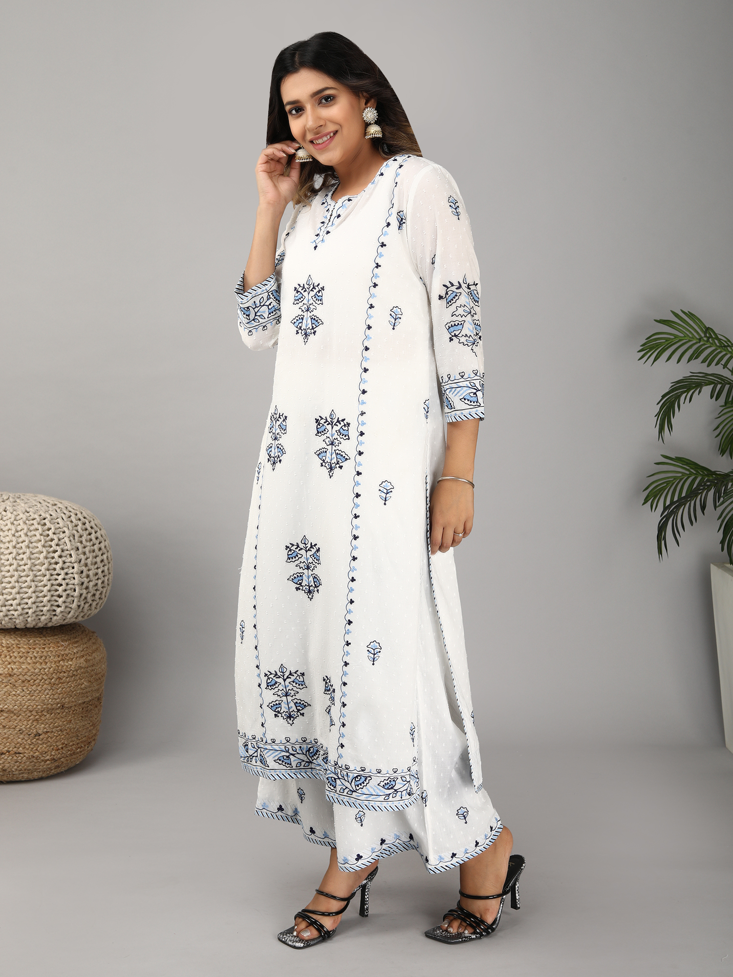 Stunning Ganesh Chaturthi Fashion Guide 2025: Women's Ethnic Wear Collections